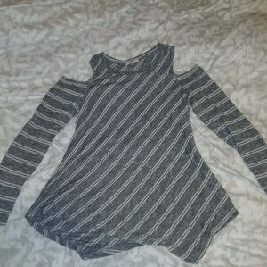 Fever Women's Gray and White Striped Cold-Shoulder Long Sleeve Top